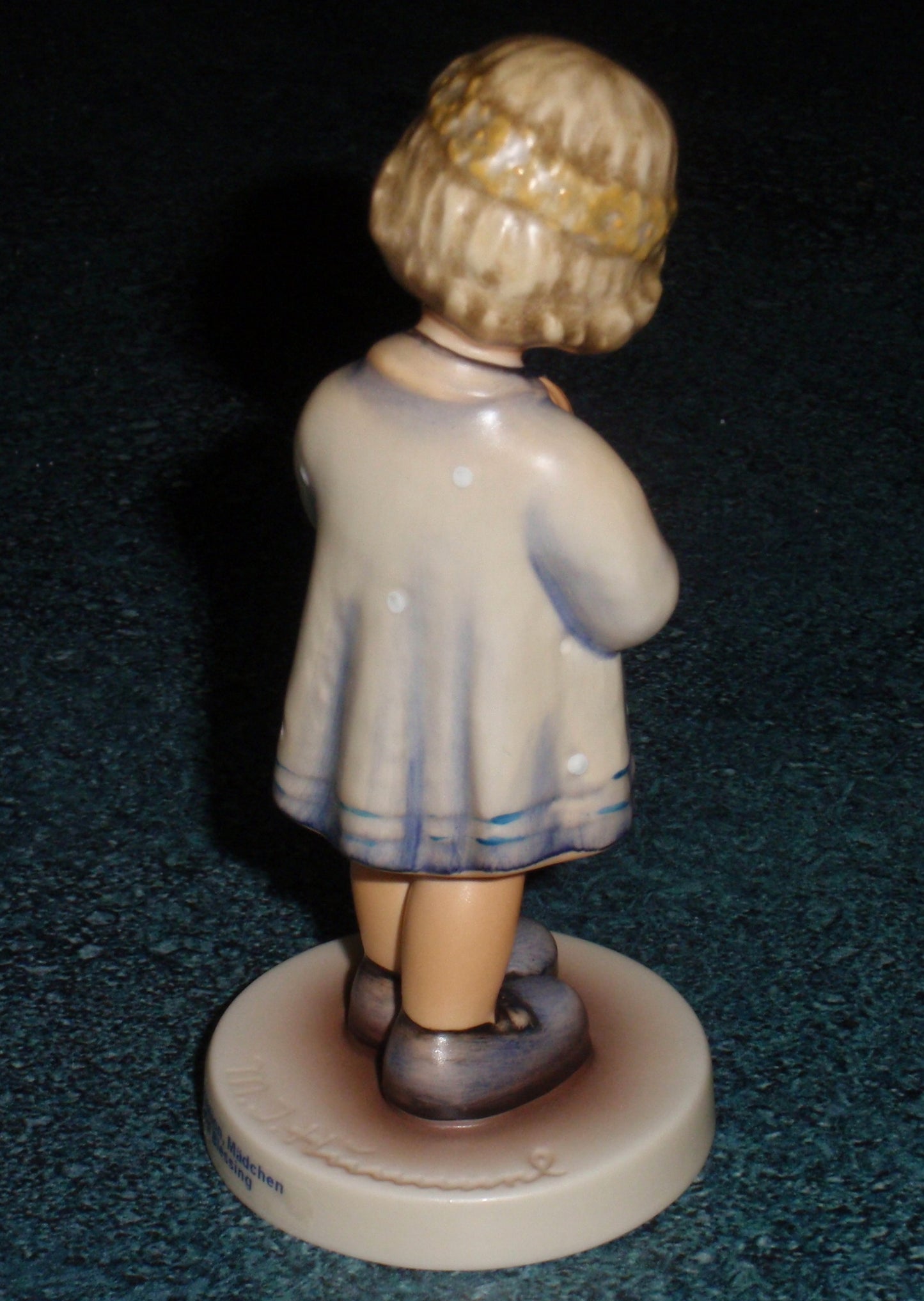 "Peaceful Blessing" Goebel Hummel Figurine #814 - Little Girl With Rosary Praying