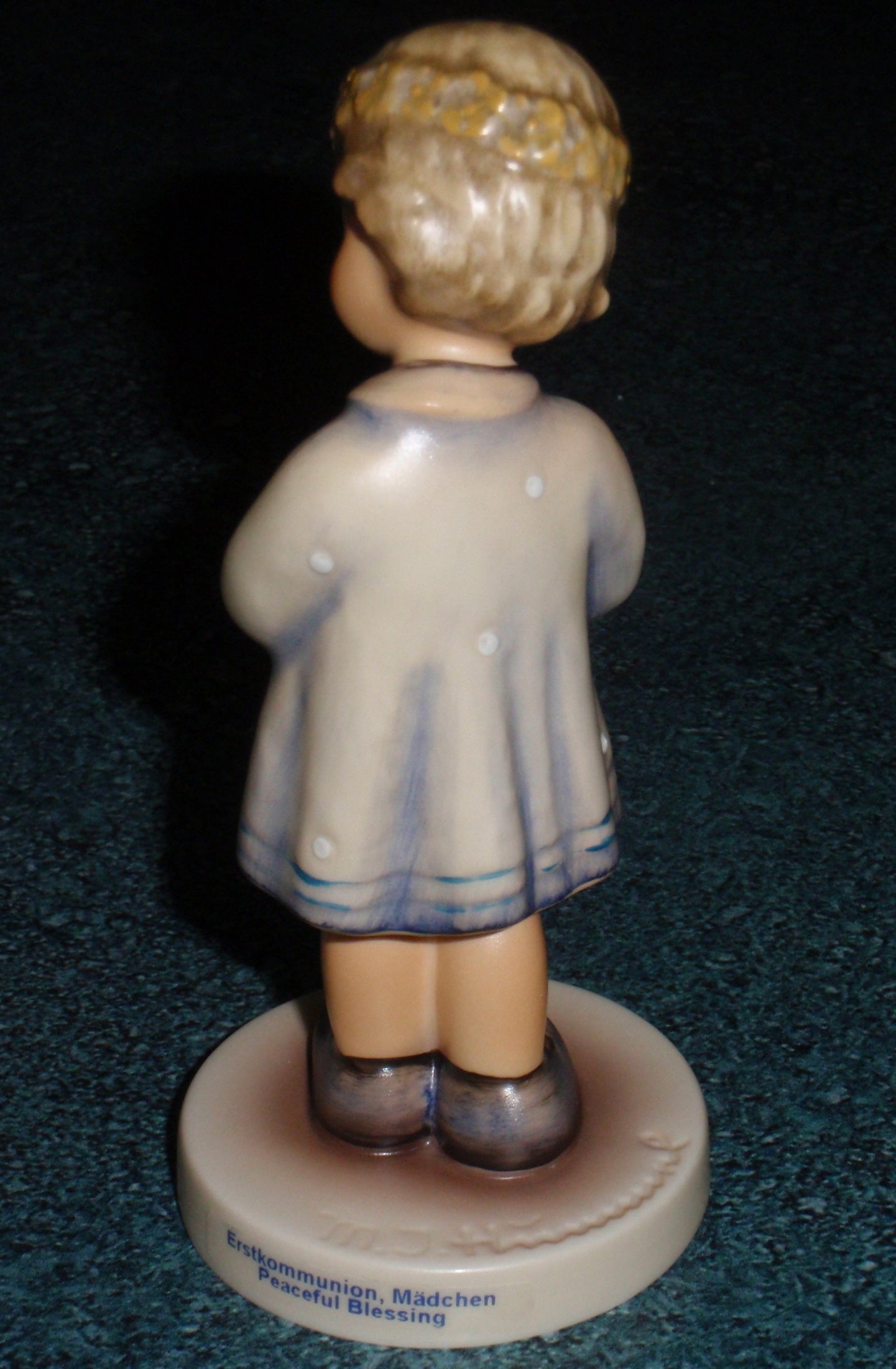 "Peaceful Blessing" Goebel Hummel Figurine #814 - Little Girl With Rosary Praying