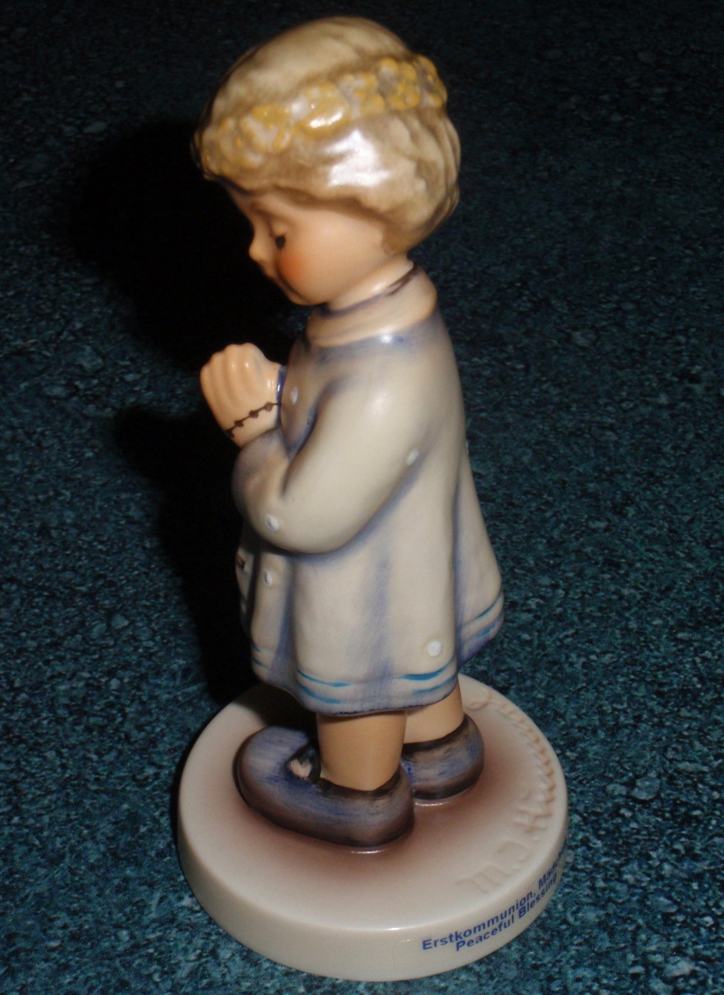 "Peaceful Blessing" Goebel Hummel Figurine #814 - Little Girl With Rosary Praying