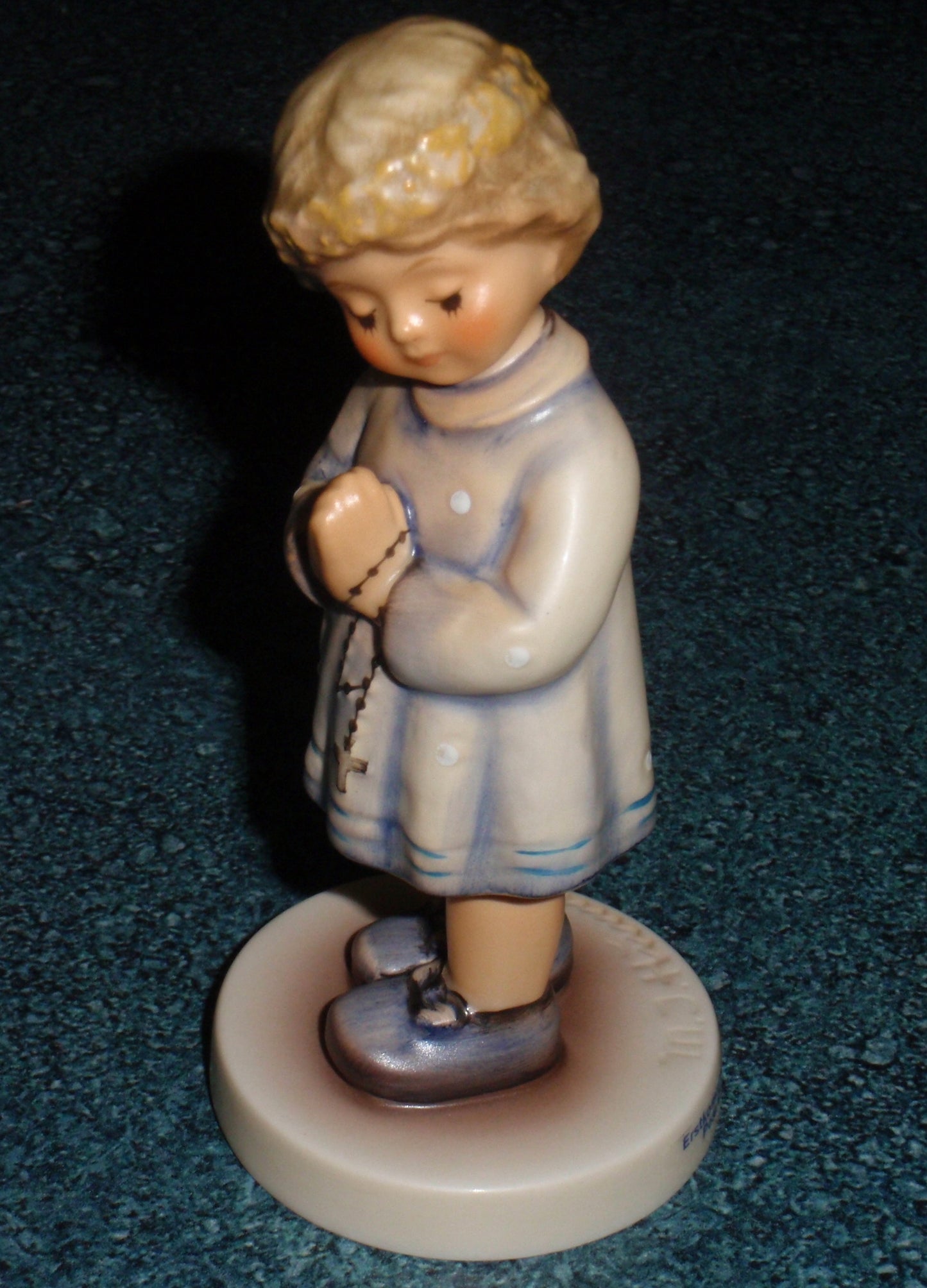 "Peaceful Blessing" Goebel Hummel Figurine #814 - Little Girl With Rosary Praying