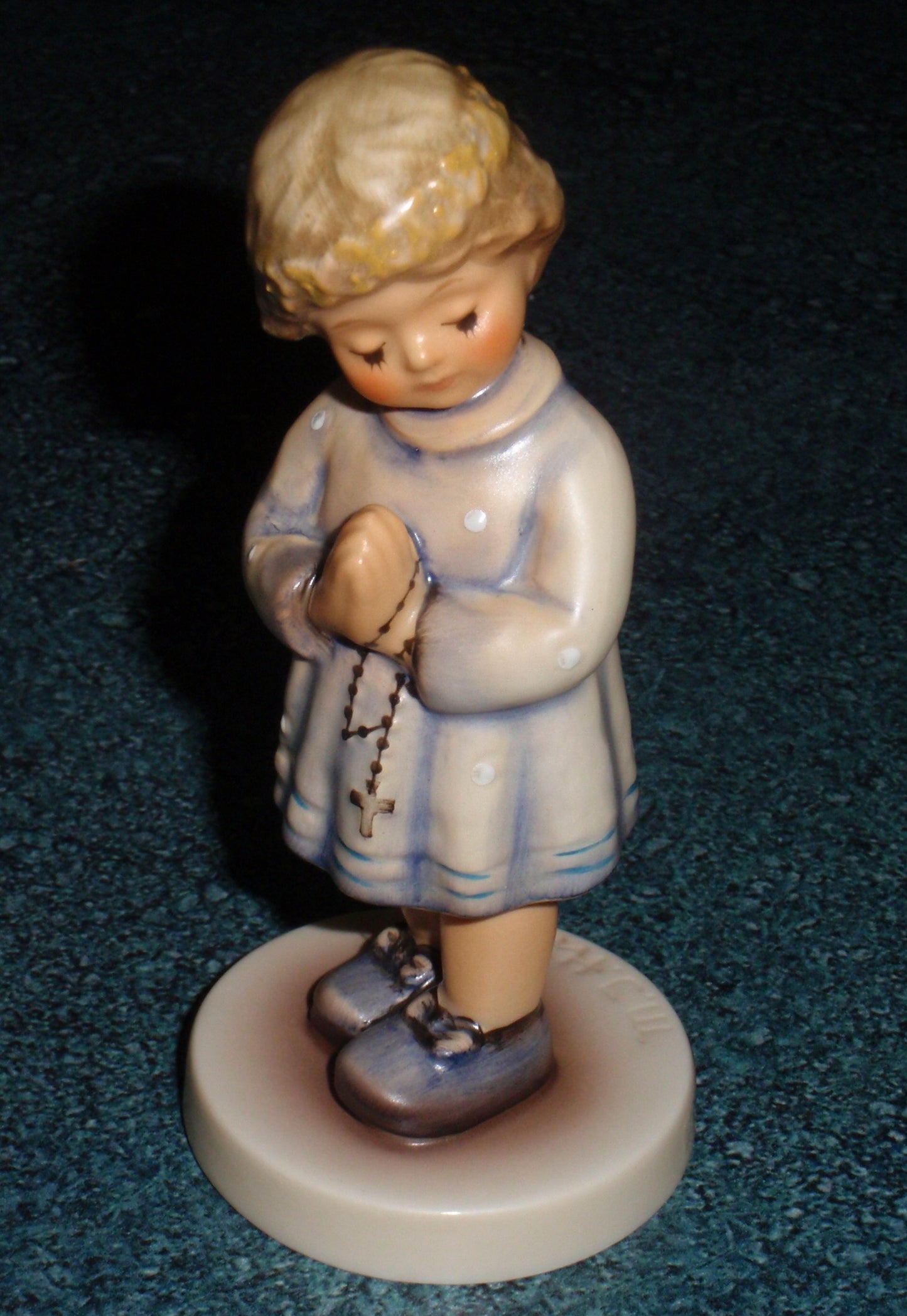 "Peaceful Blessing" Goebel Hummel Figurine #814 - Little Girl With Rosary Praying