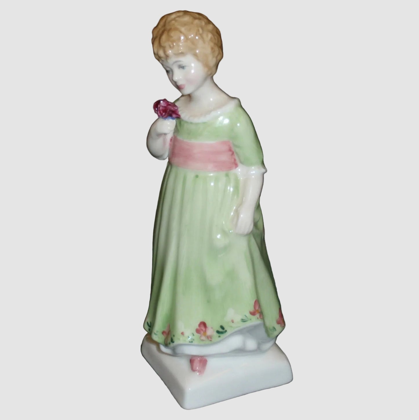 "Tess" Royal Doulton Figurine HN2865 - Kate Greenaway Collection (5.75")