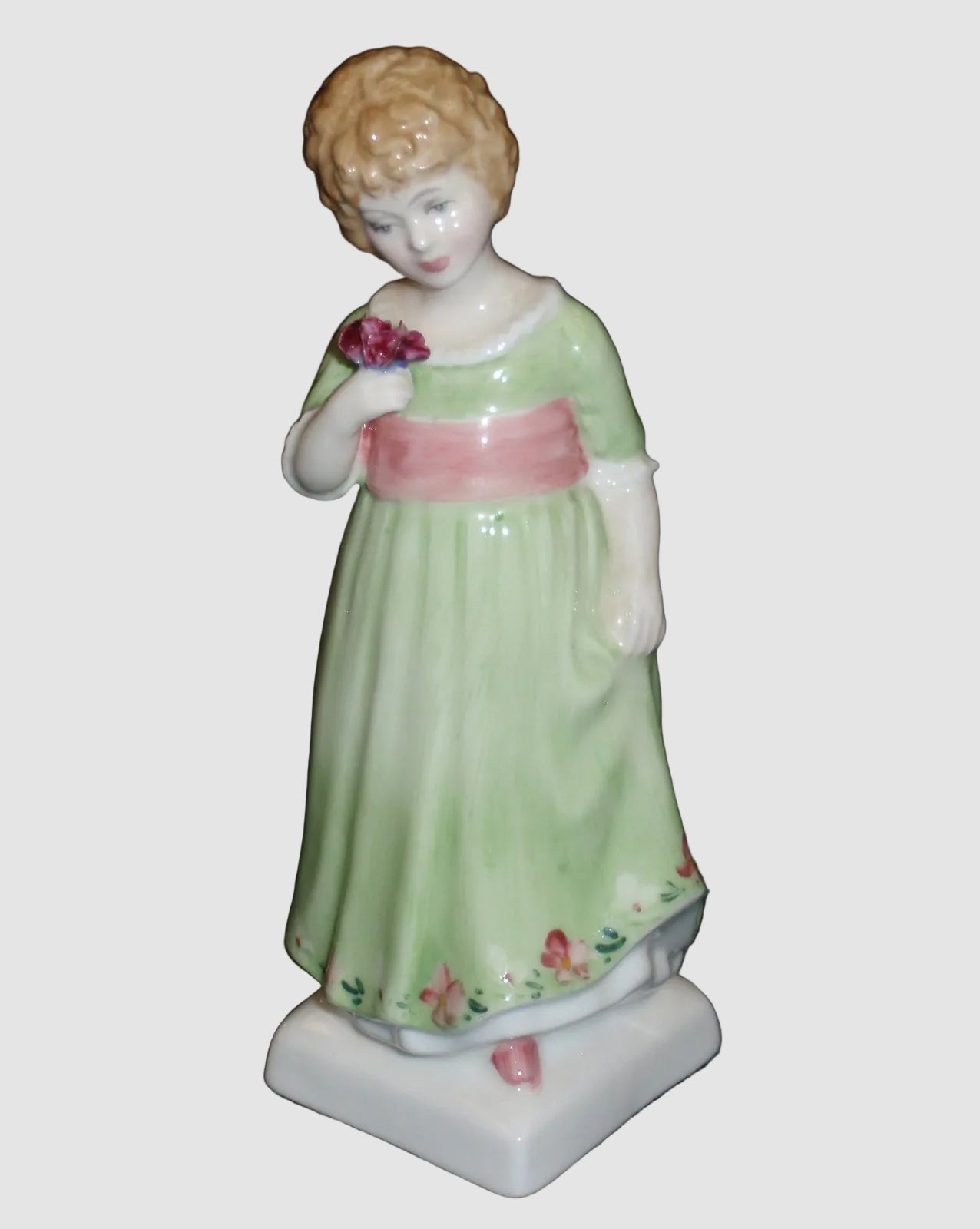 "Tess" Royal Doulton Figurine HN2865 - Kate Greenaway Collection (5.75")