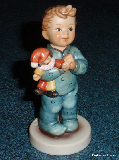 "A Prayer For Everyone" Goebel Hummel Figurine #2318/B TMK9
