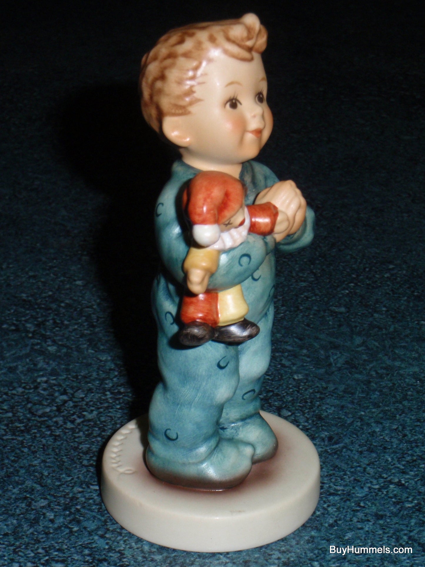 "A Prayer For Everyone" Goebel Hummel Figurine #2318/B TMK9