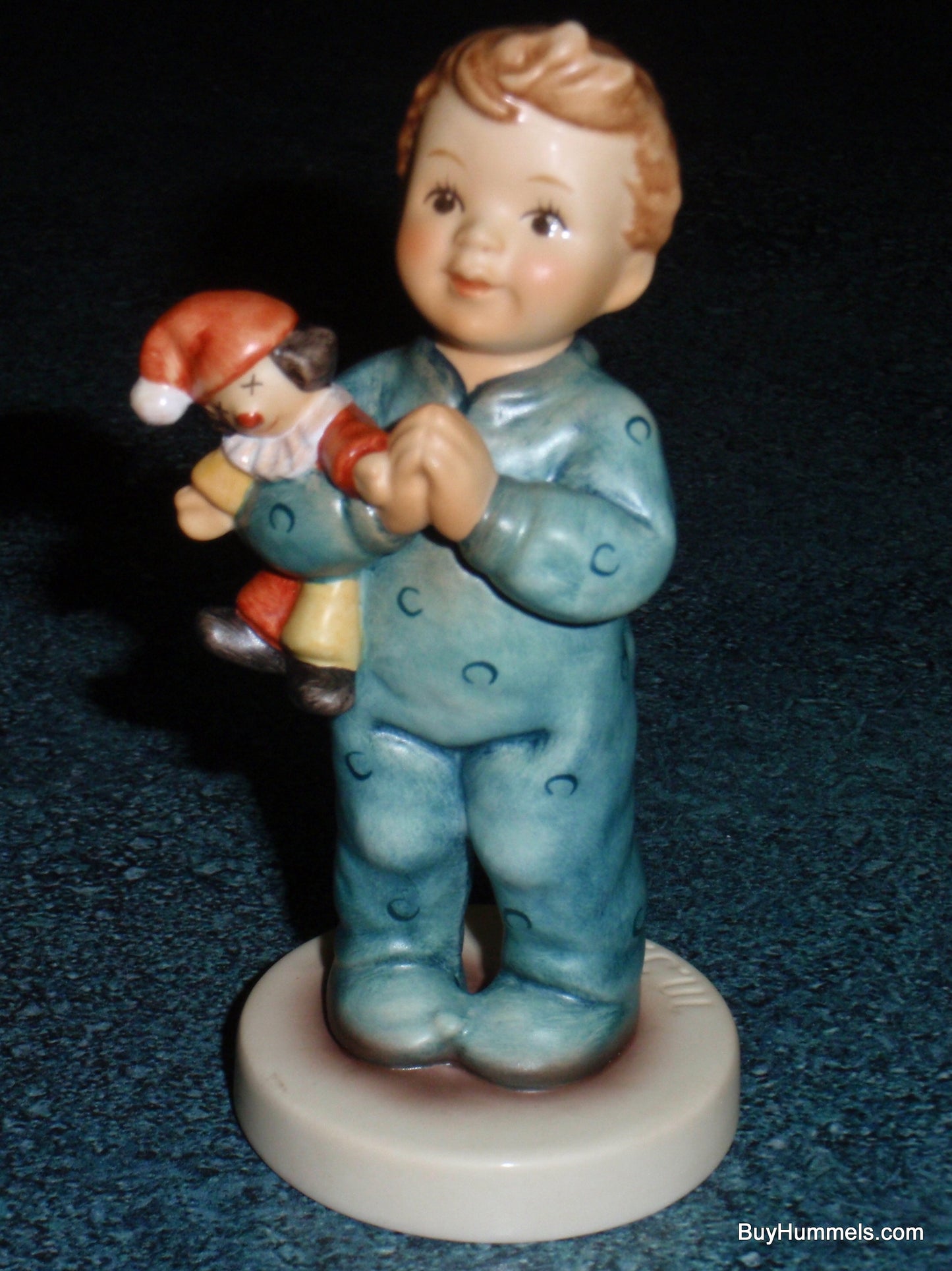 "A Prayer For Everyone" Goebel Hummel Figurine #2318/B TMK9