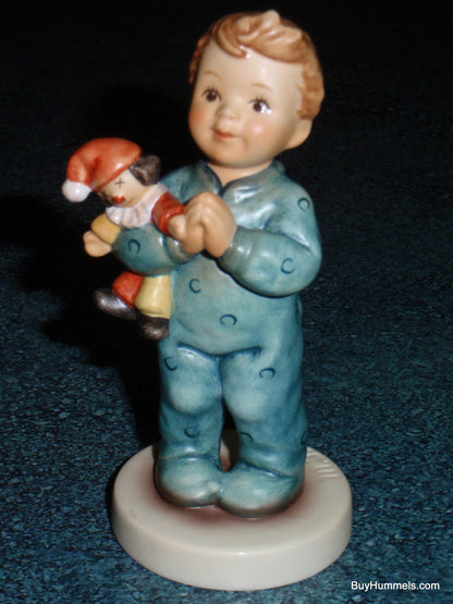 "A Prayer For Everyone" Goebel Hummel Figurine #2318/B TMK9