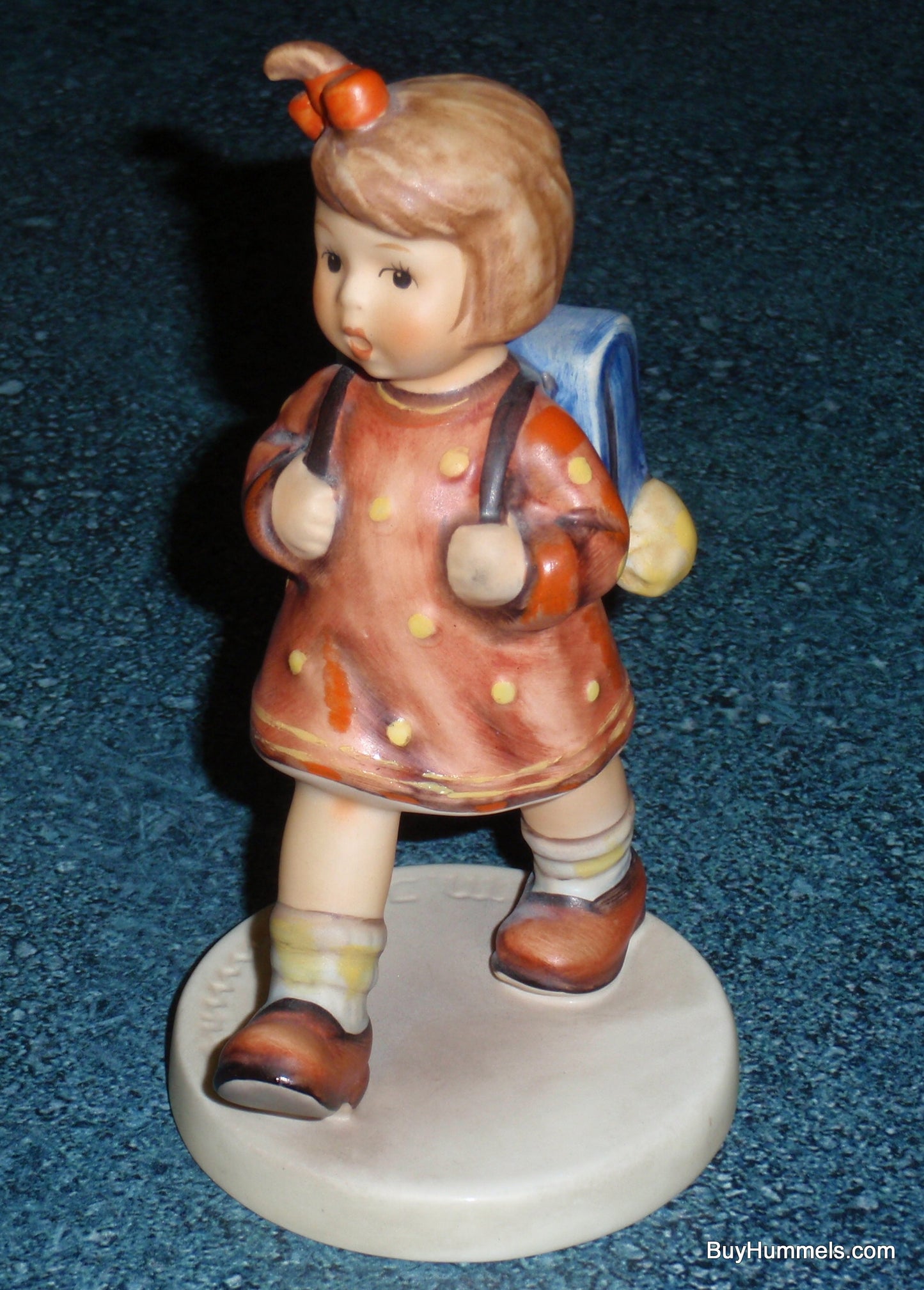 "The Kindergartner" Hummel Figurine #467 TMK6 - Little Girl On The Way To Kindergarten!