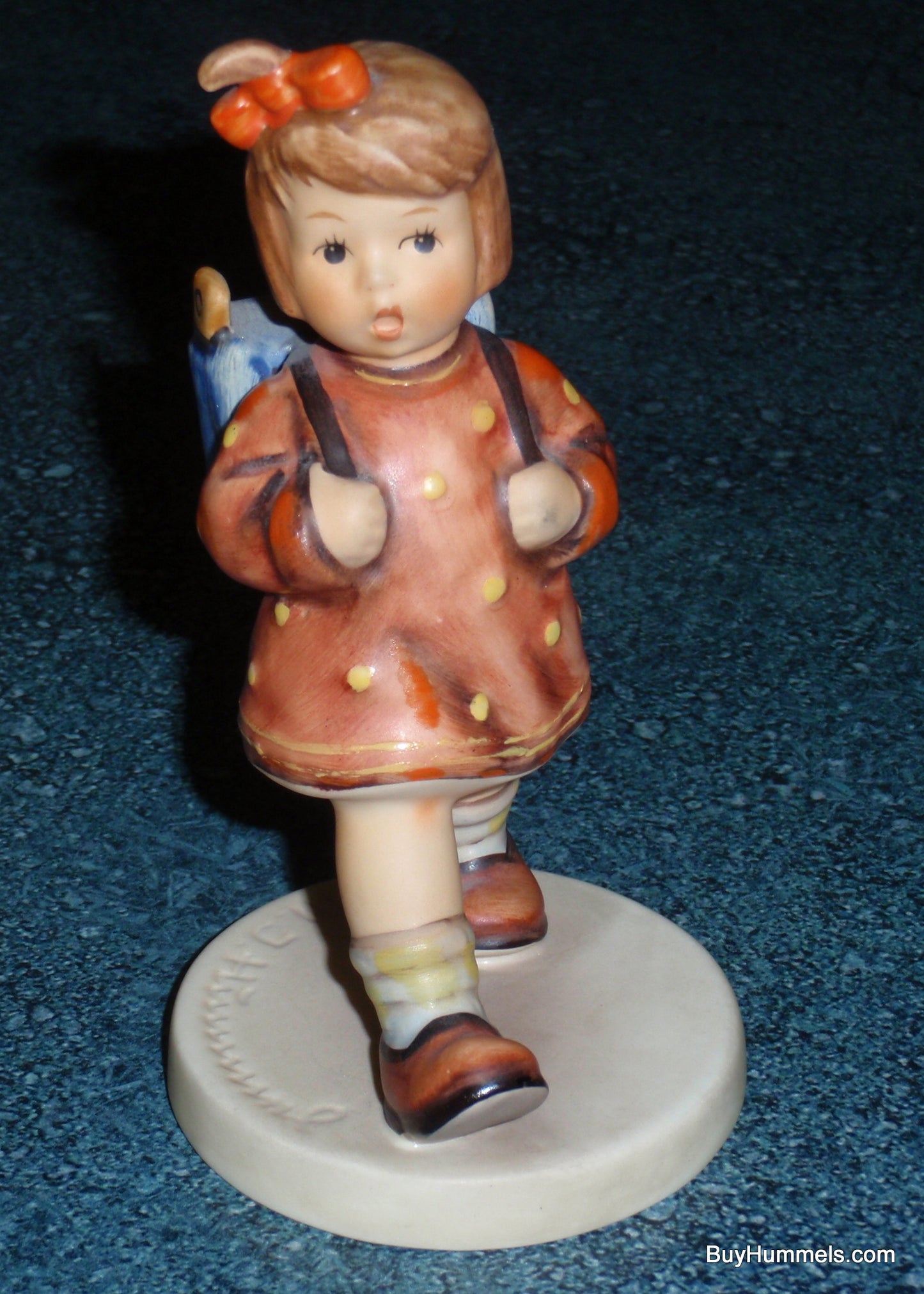 "The Kindergartner" Hummel Figurine #467 TMK6 - Little Girl On The Way To Kindergarten!