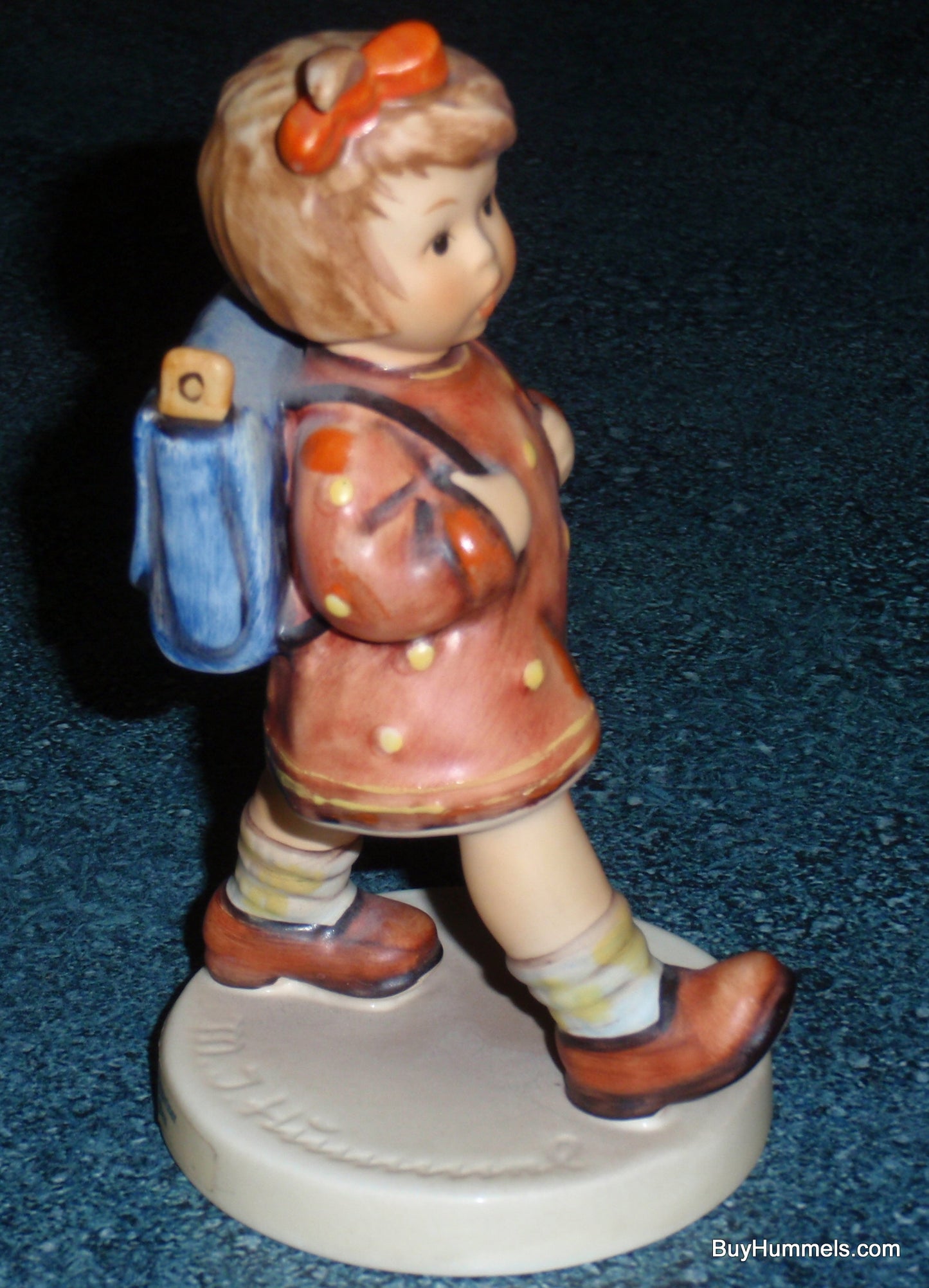 "The Kindergartner" Hummel Figurine #467 TMK6 - Little Girl On The Way To Kindergarten!