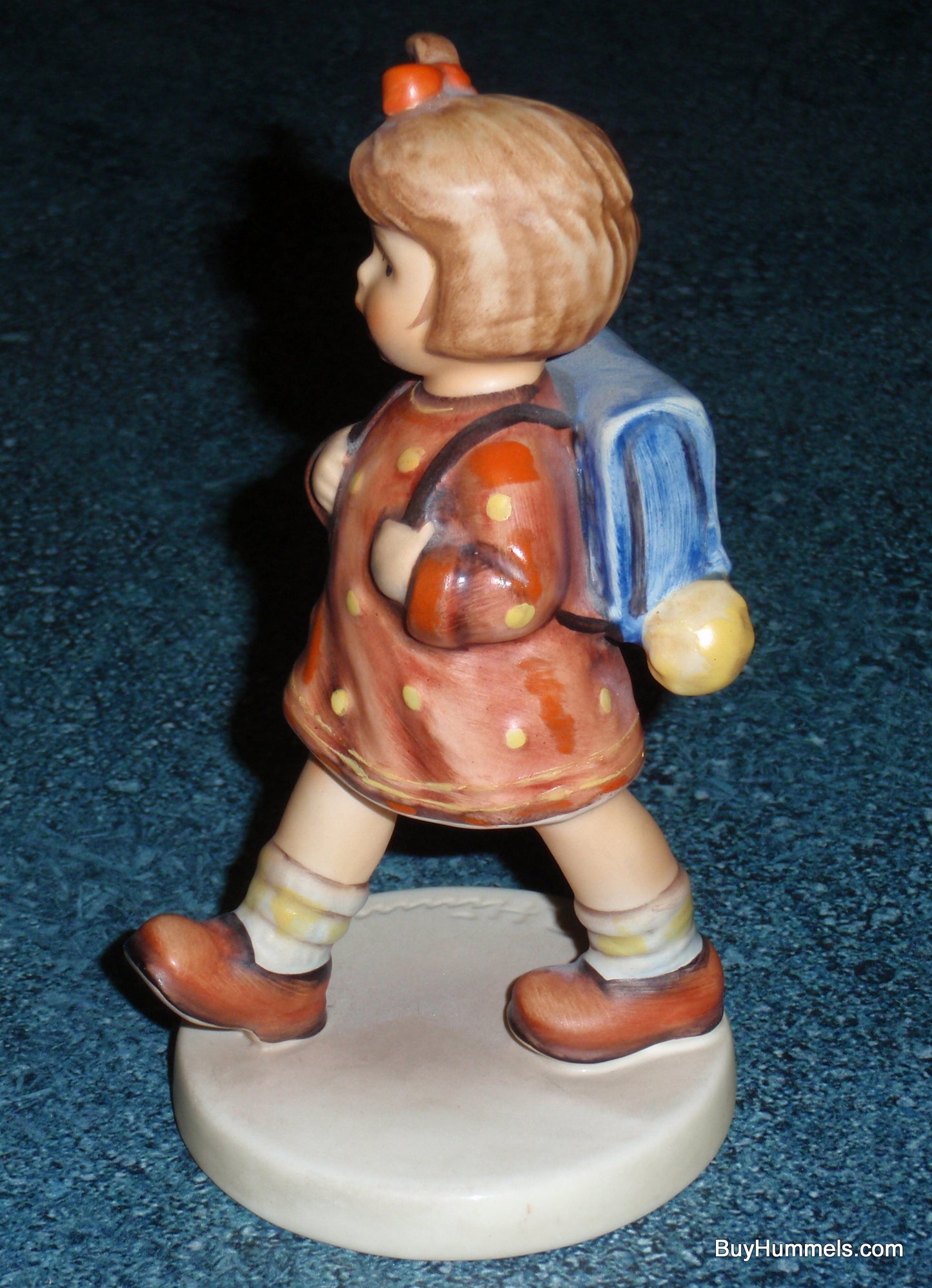 "The Kindergartner" Hummel Figurine #467 TMK6 - Little Girl On The Way To Kindergarten!