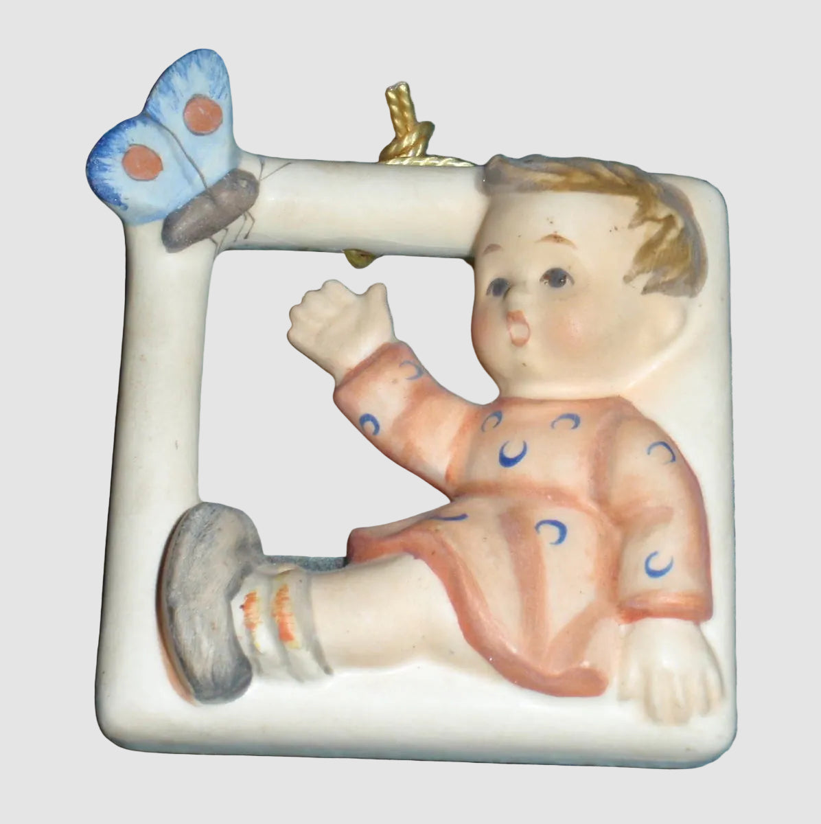 "Flitting Butterfly" Goebel Hummel Wall Plaque #139 (2.5")