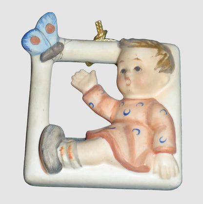 "Flitting Butterfly" Goebel Hummel Wall Plaque #139 (2.5")