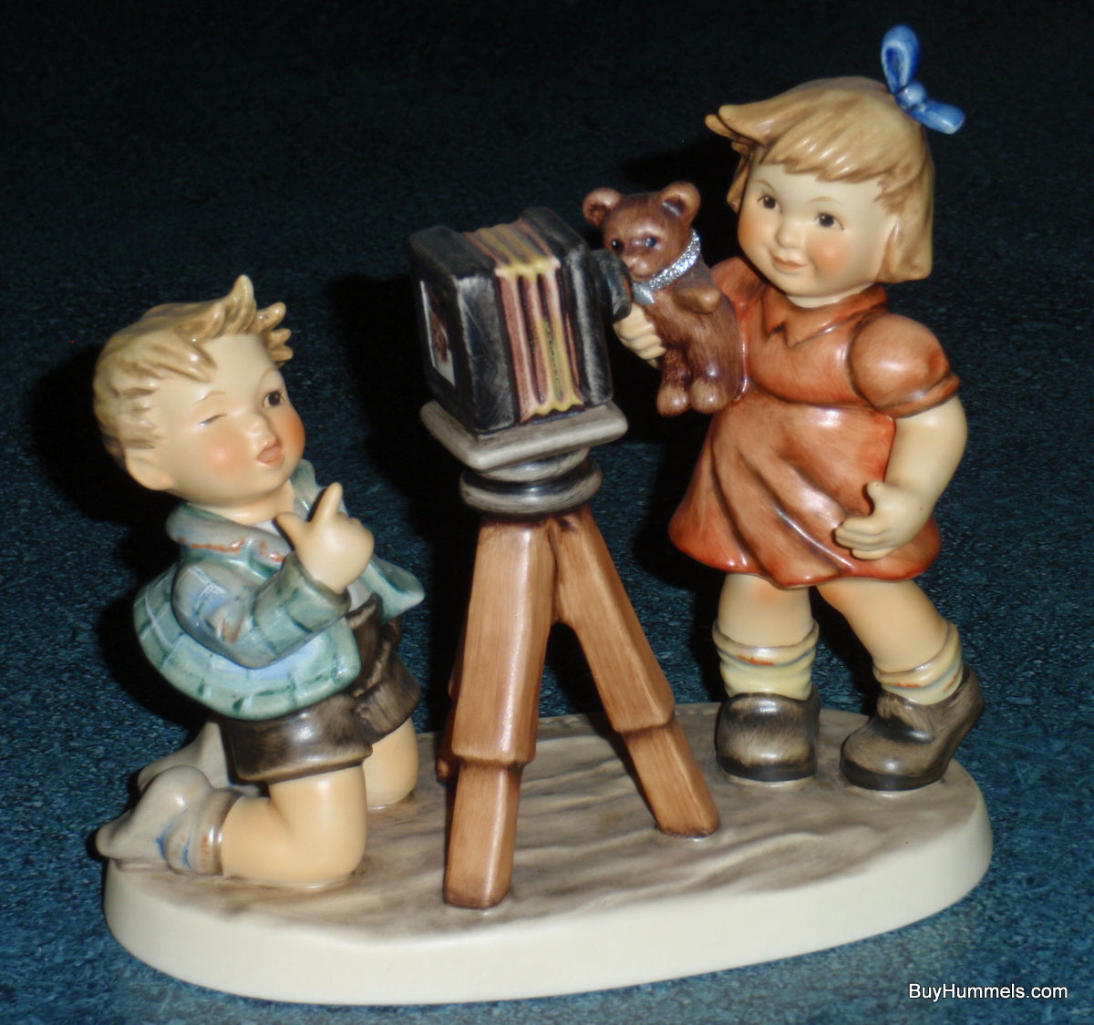 "Camera Ready" GOEBEL HUMMEL FIGURINE #2132 TMK8 - Little Boy Taking Pictures!