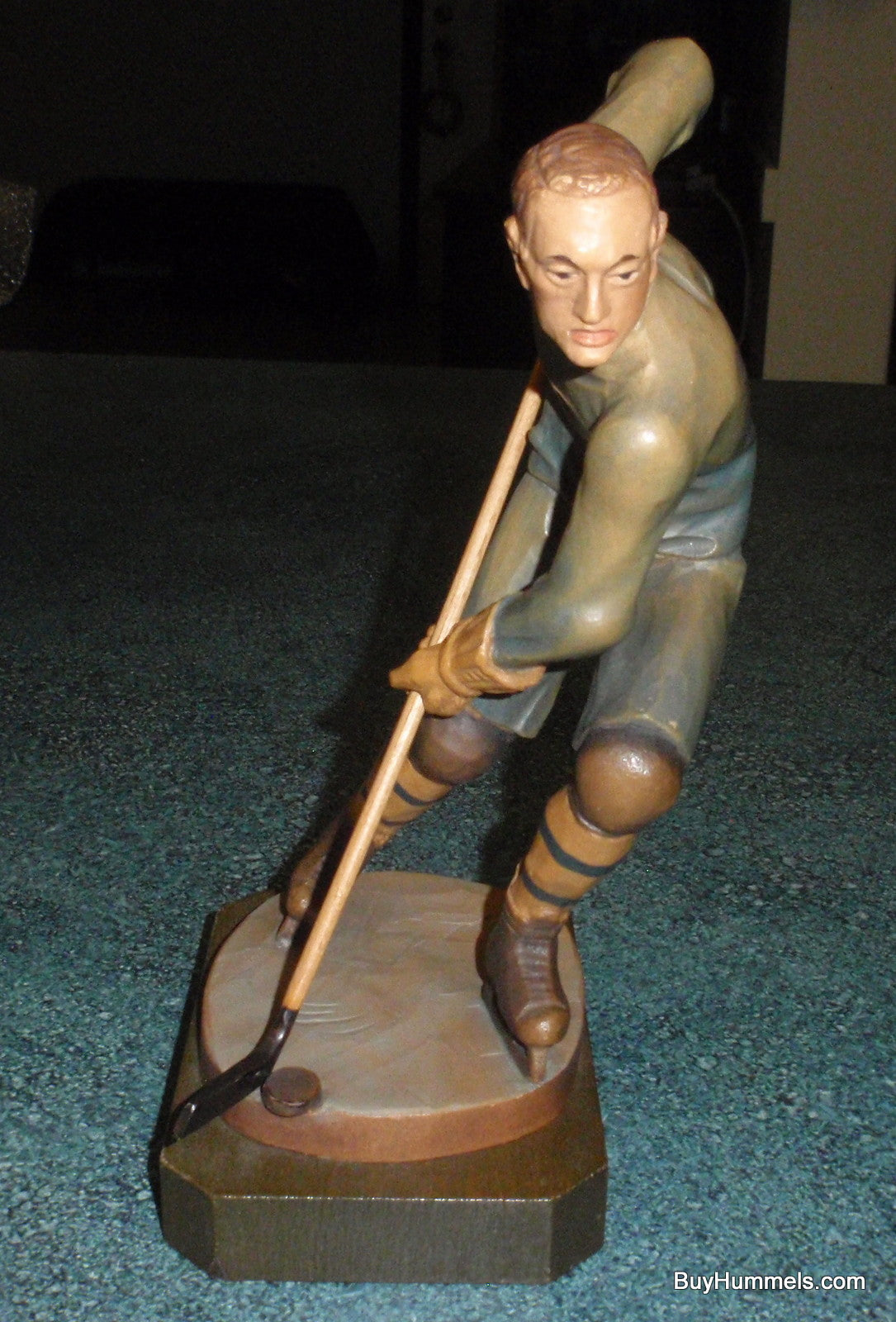 "Hockey Player" Anri Wood Carving Figurine #52354 - Ulrich Bernardi (8.5")