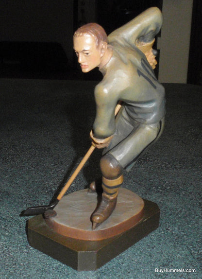 "Hockey Player" Anri Wood Carving Figurine #52354 - Ulrich Bernardi (8.5")