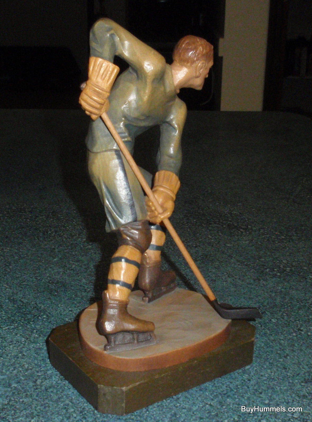 "Hockey Player" Anri Wood Carving Figurine #52354 - Ulrich Bernardi (8.5")