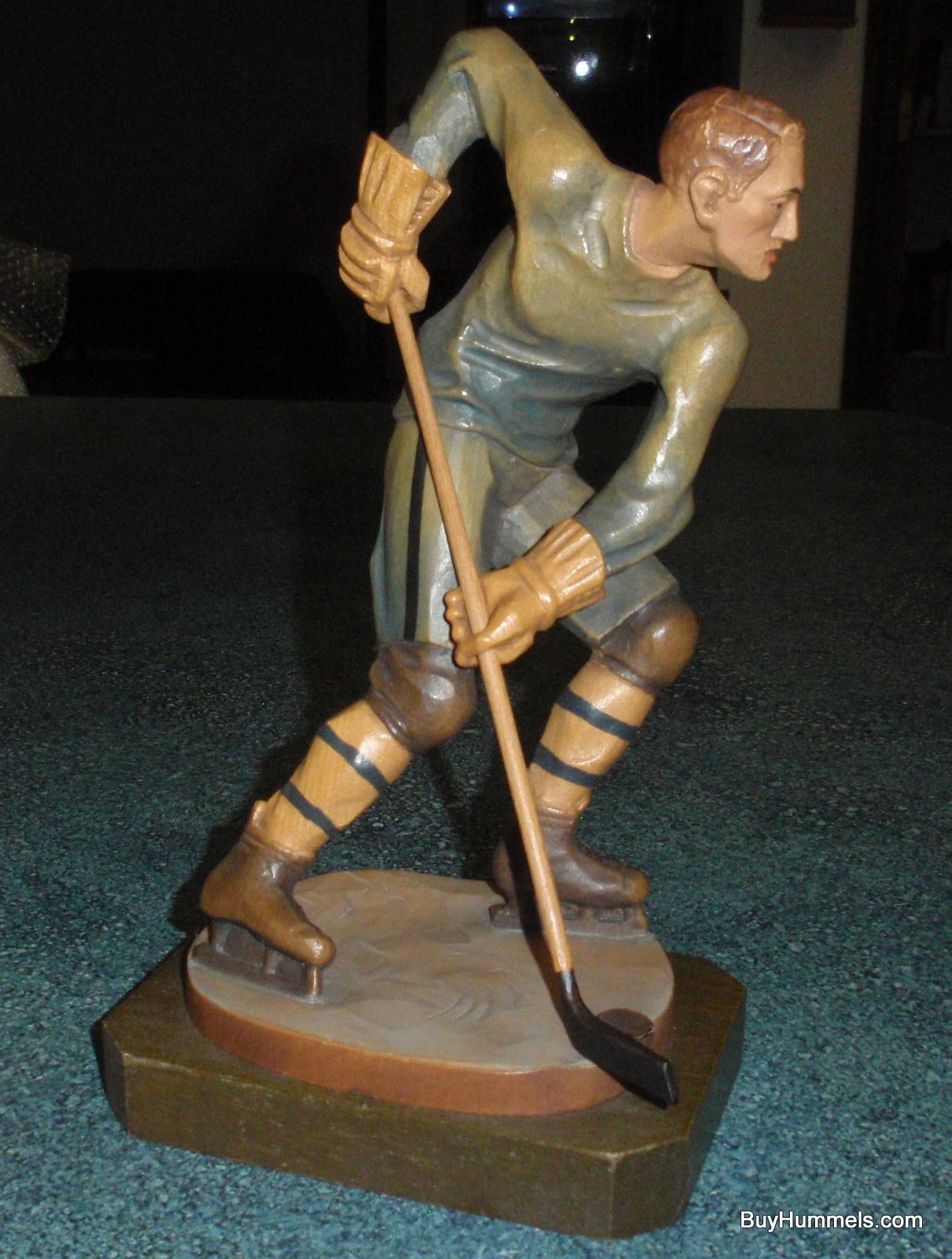 "Hockey Player" Anri Wood Carving Figurine #52354 - Ulrich Bernardi (8.5")