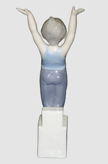 "Olympic Champion" Lladro Figurine #5871 - Rare Boy Olympian (9")