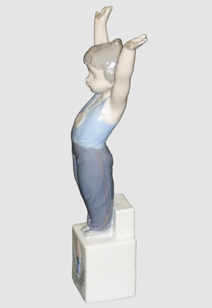 "Olympic Champion" Lladro Figurine #5871 - Rare Boy Olympian (9")