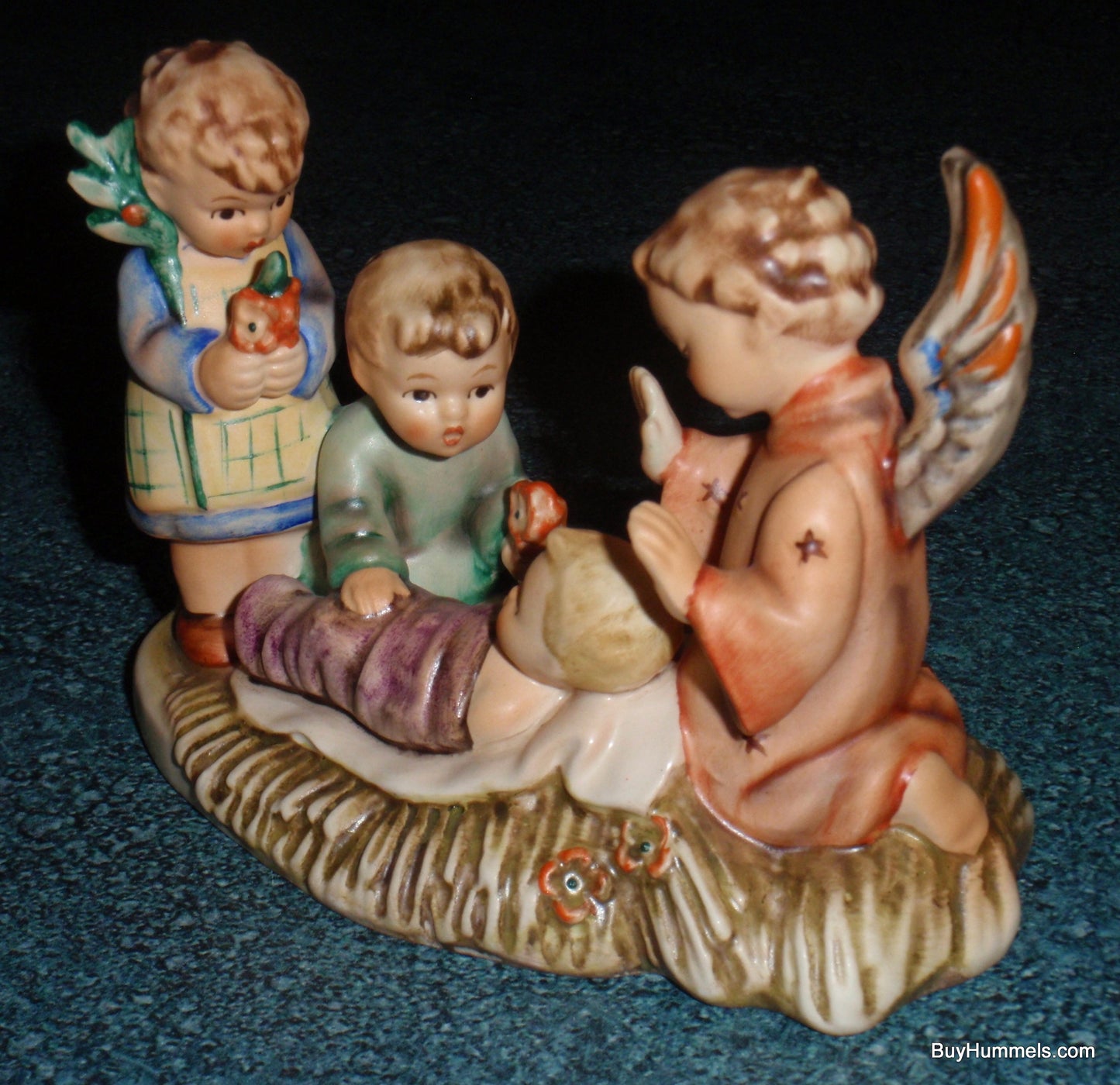 "Silent Night" Goebel Hummel Figurine #54 - Baby Jesus & Angel (3.75")