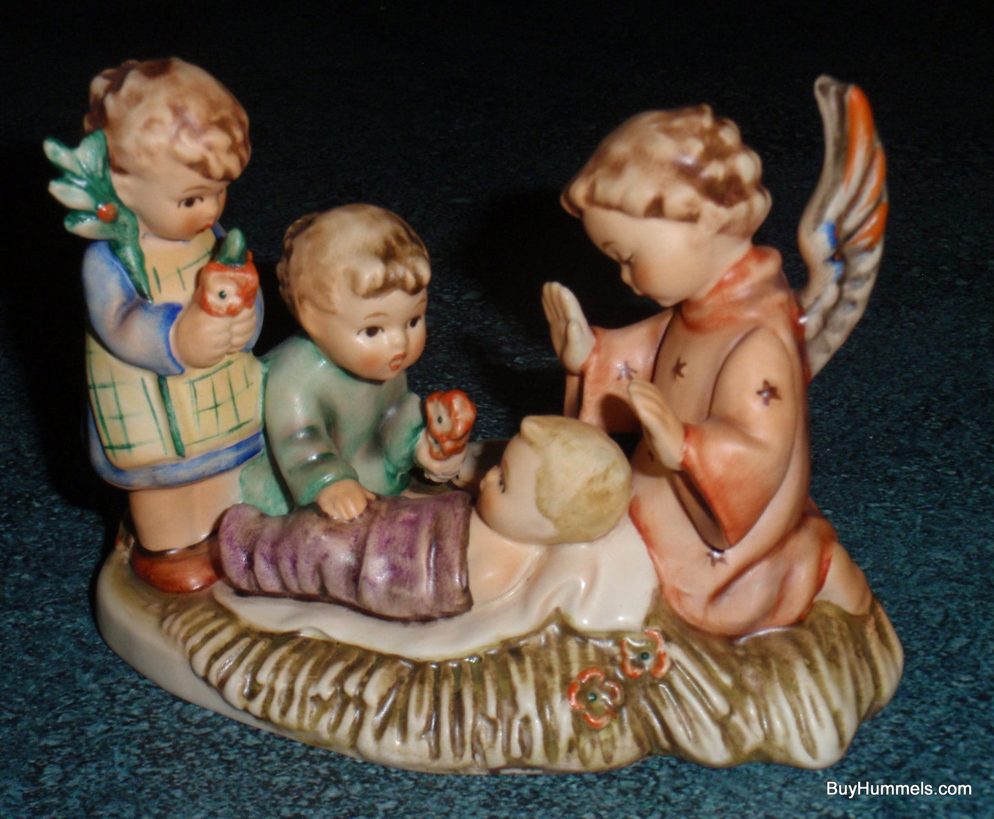 "Silent Night" Goebel Hummel Figurine #54 - Baby Jesus & Angel (3.75")