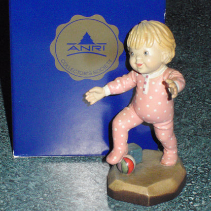 Anri Club #57901 Sarah Kay Figurine "On My Own" Baby Girl In Pink Signed With Original Box - Baby Shower Collectible Gift From Italy!