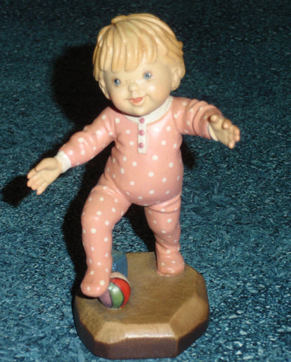 Anri Club #57901 Sarah Kay Figurine "On My Own" Baby Girl In Pink Signed With Original Box - Baby Shower Collectible Gift From Italy!
