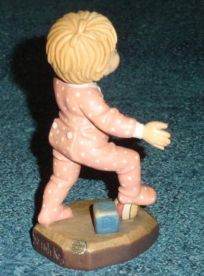 Anri Club #57901 Sarah Kay Figurine "On My Own" Baby Girl In Pink Signed With Original Box - Baby Shower Collectible Gift From Italy!