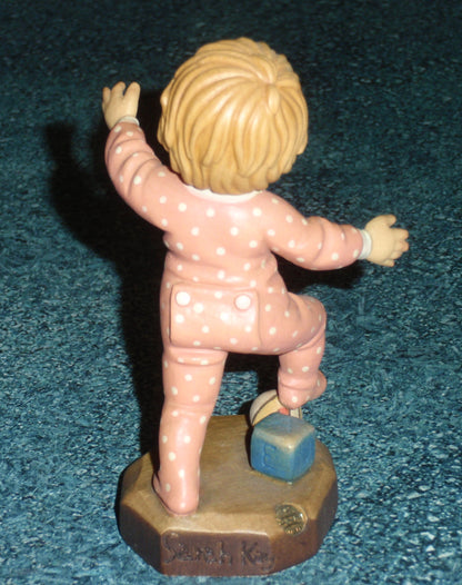 Anri Club #57901 Sarah Kay Figurine "On My Own" Baby Girl In Pink Signed With Original Box - Baby Shower Collectible Gift From Italy!