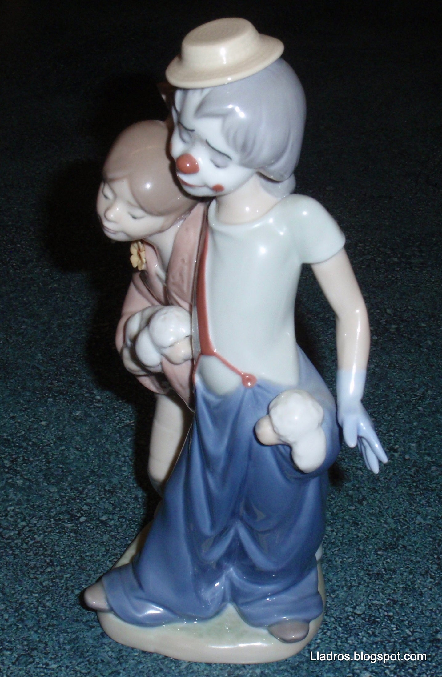 "Pals Forever" Clown With Puppies Lladro Figurine Model #7685