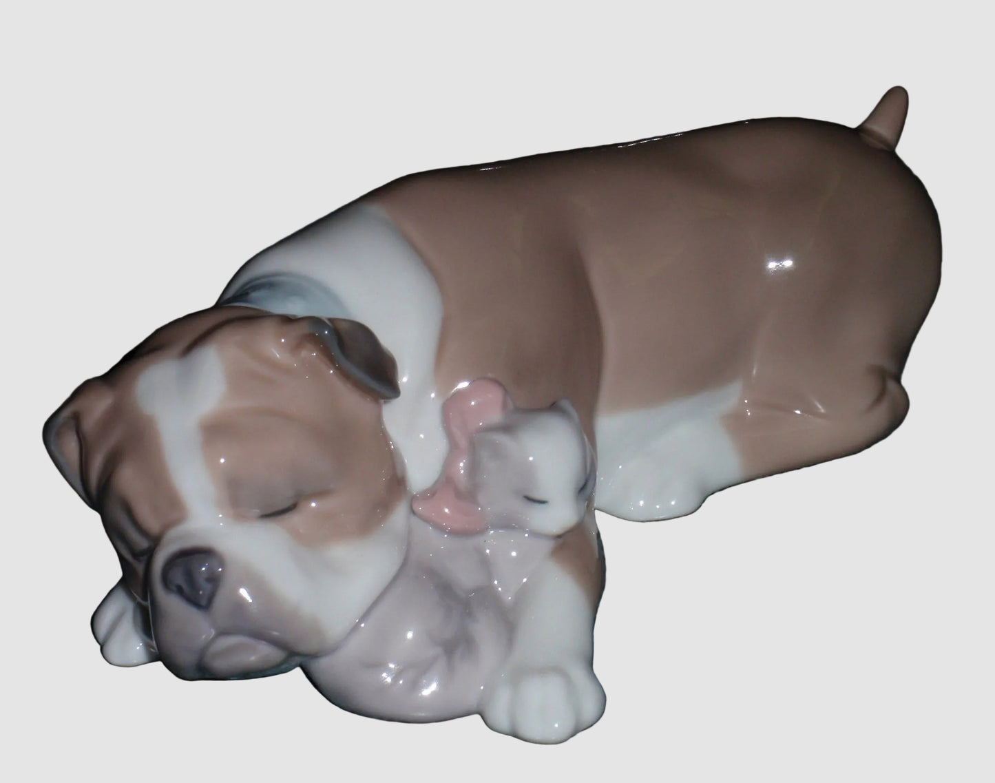 Lladro 6417 Unlikely Friends English Bulldog and Kitten Figurine Retired Porcelain