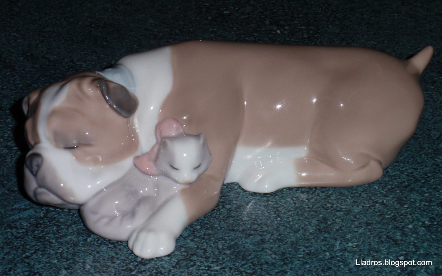 "Unlikely Friends" Lladro #6417 English Bulldog & Kitten Figurine (Retired)