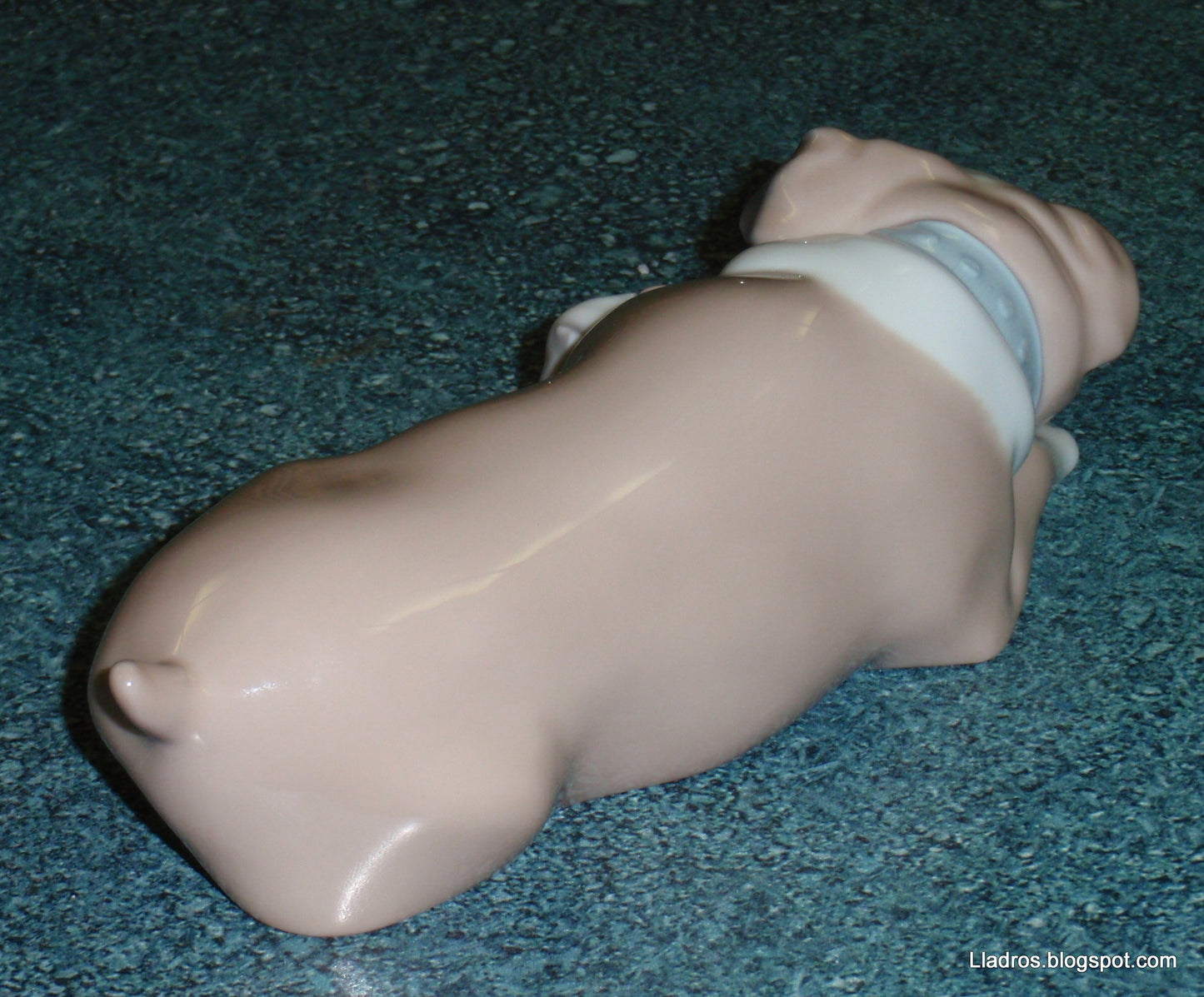 "Unlikely Friends" Lladro #6417 English Bulldog & Kitten Figurine (Retired)