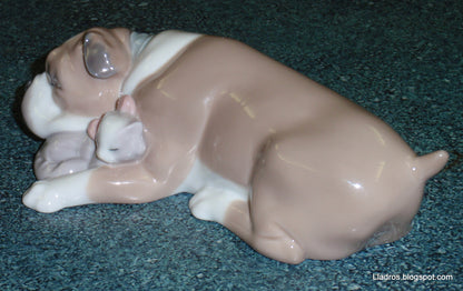 "Unlikely Friends" Lladro #6417 English Bulldog & Kitten Figurine (Retired)