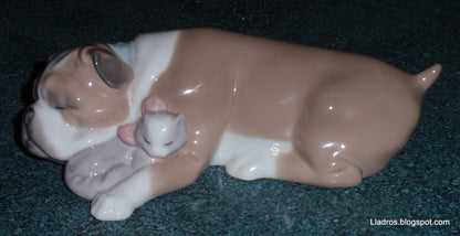 "Unlikely Friends" Lladro #6417 English Bulldog & Kitten Figurine (Retired)