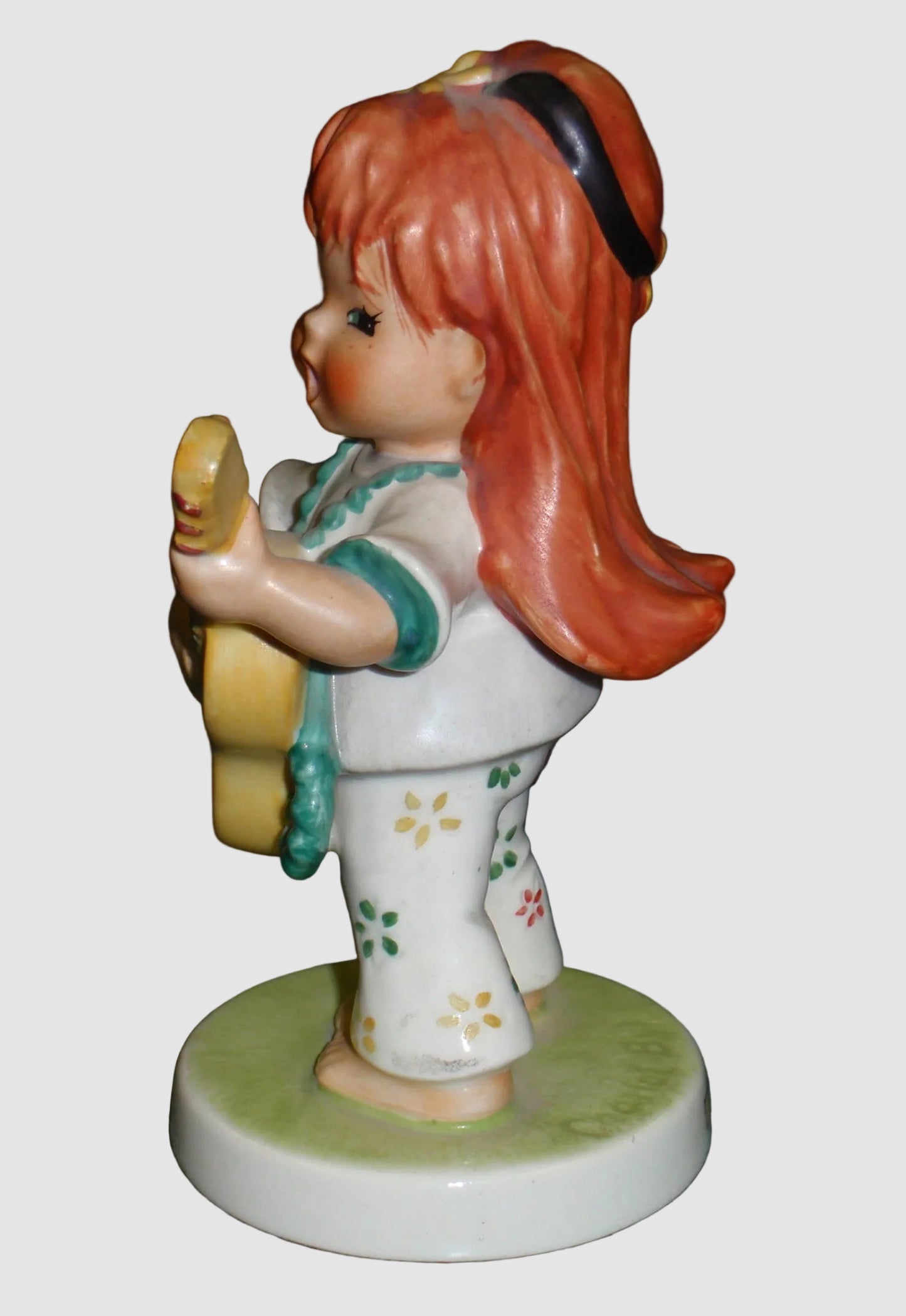 "Swinger" Goebel Charlot Byj Figurine BYJ 62 - Redhead Girl Guitar (5.5")