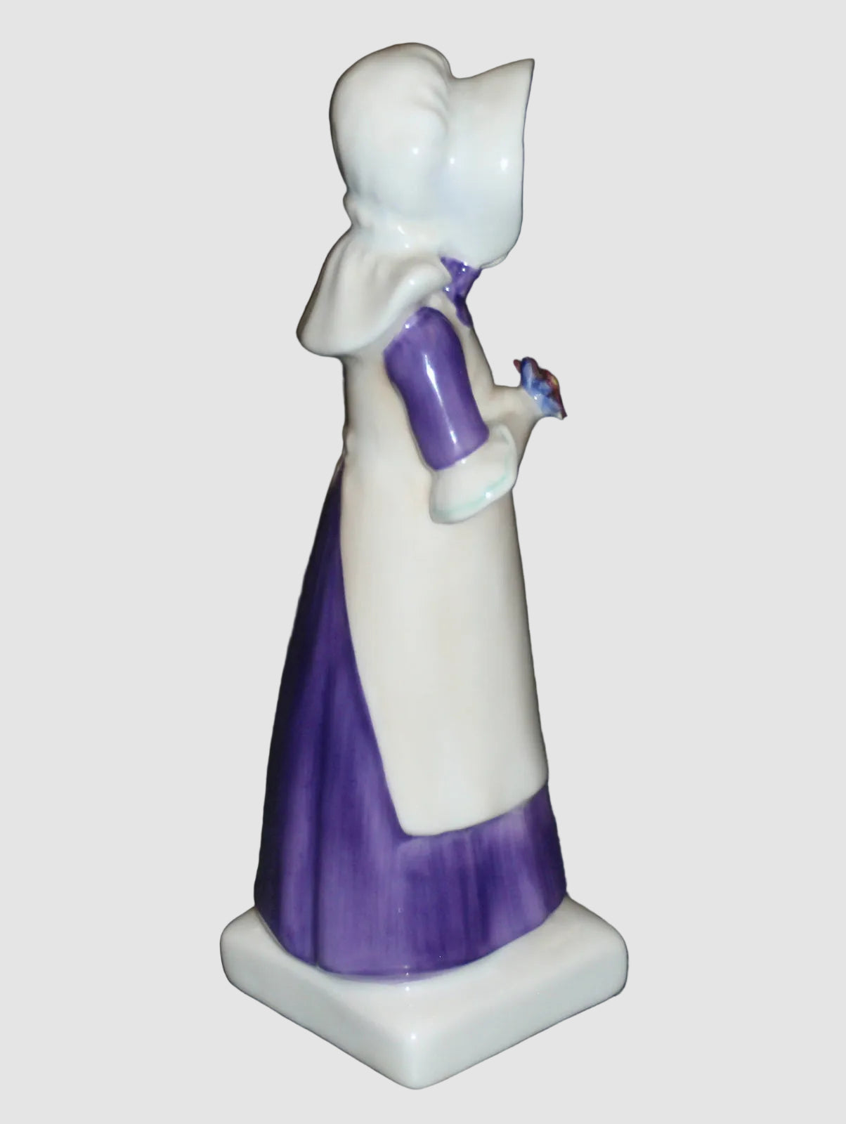 "Anna" Royal Doulton Figurine HN2802 - Kate Greenaway Collection (6")