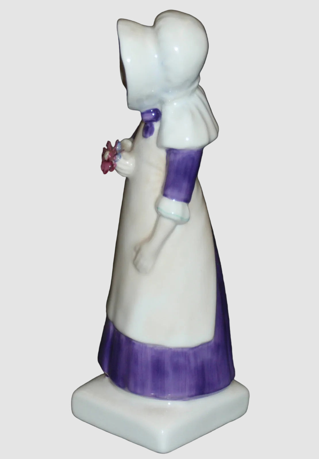 "Anna" Royal Doulton Figurine HN2802 - Kate Greenaway Collection (6")