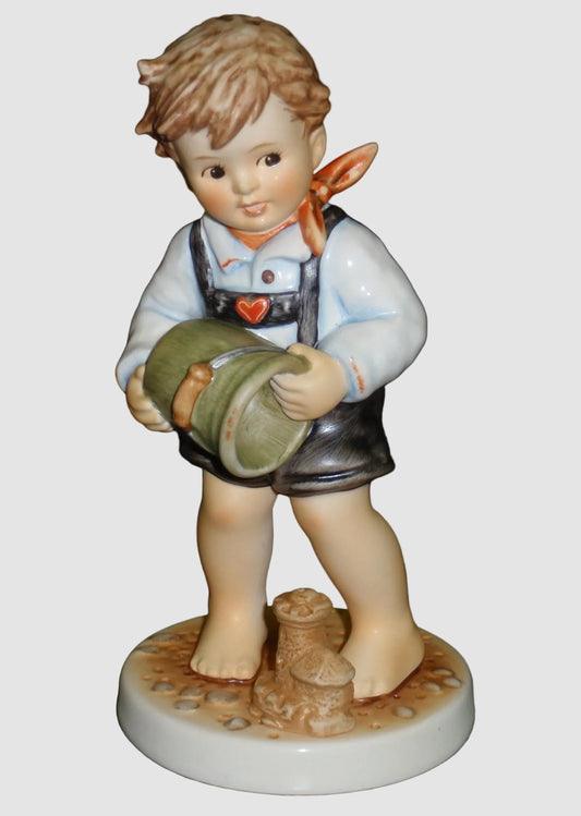 Goebel Hummel Summer Castles Figurine 2275 Limited Edition Boy Sand Castle Beach Helmut Fischer TMK 8