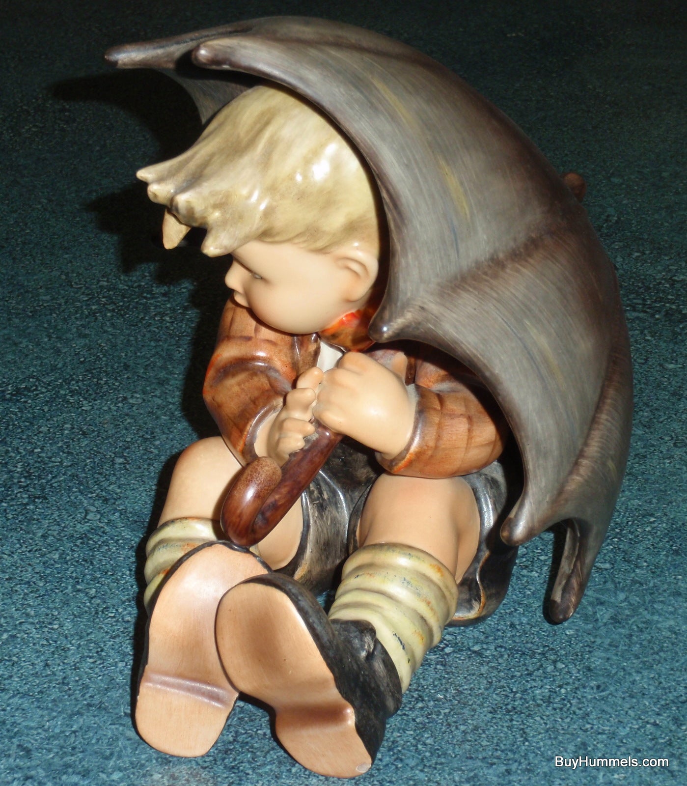 1950s LARGE 8" Goebel Hummel Figurine "Umbrella Boy" #152/A TMK2 FULL BEE - RARE