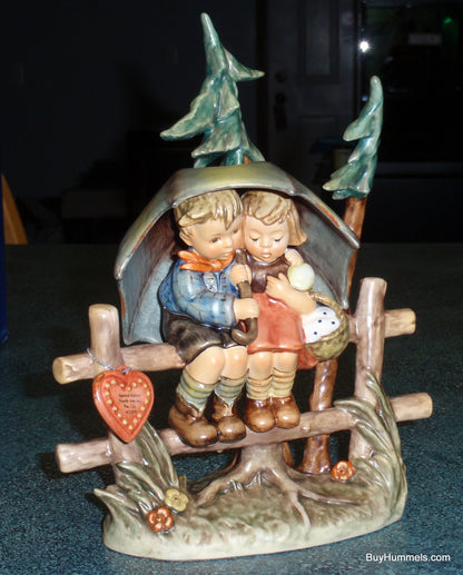 "April Shower" Goebel Hummel Figurine #610 Boy & Girl Under Umbrella