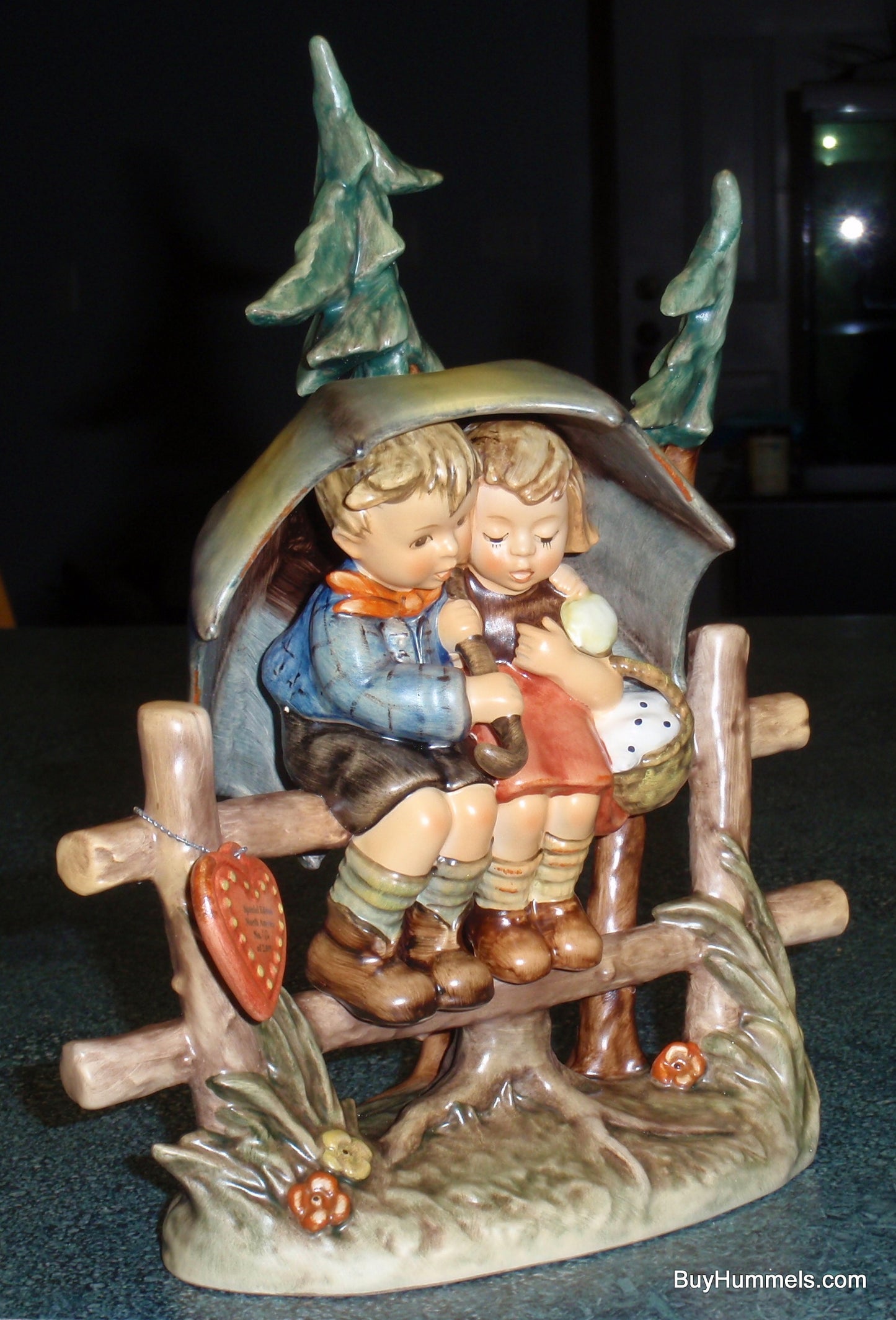 "April Shower" Goebel Hummel Figurine #610 Boy & Girl Under Umbrella