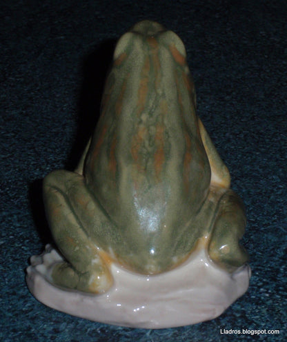 "Nature's Observer" Lladro Frog Figurine #6702 With Original Box (2.75")