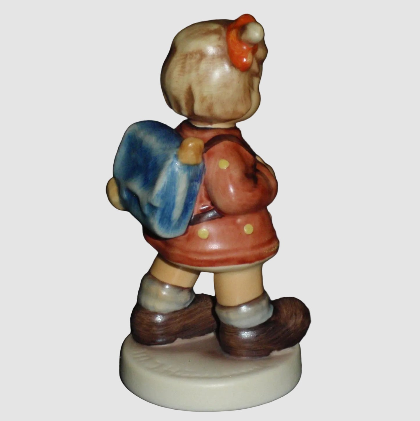 "The Kindergartner" Goebel Hummel Figurine #467 4/0 - TMK-8 (3.5")