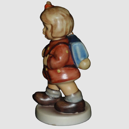 "The Kindergartner" Goebel Hummel Figurine #467 4/0 - TMK-8 (3.5")