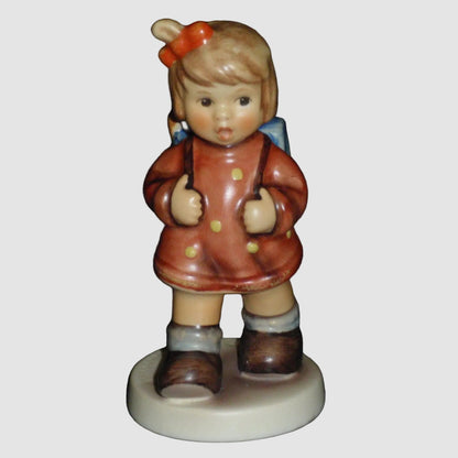 "The Kindergartner" Goebel Hummel Figurine #467 4/0 - TMK-8 (3.5")