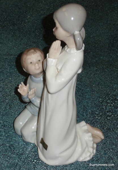 Lladro "Teaching to Pray" Brother And Sister Praying Figurine #4779 - CUTE COLLECTIBLE GIFT!