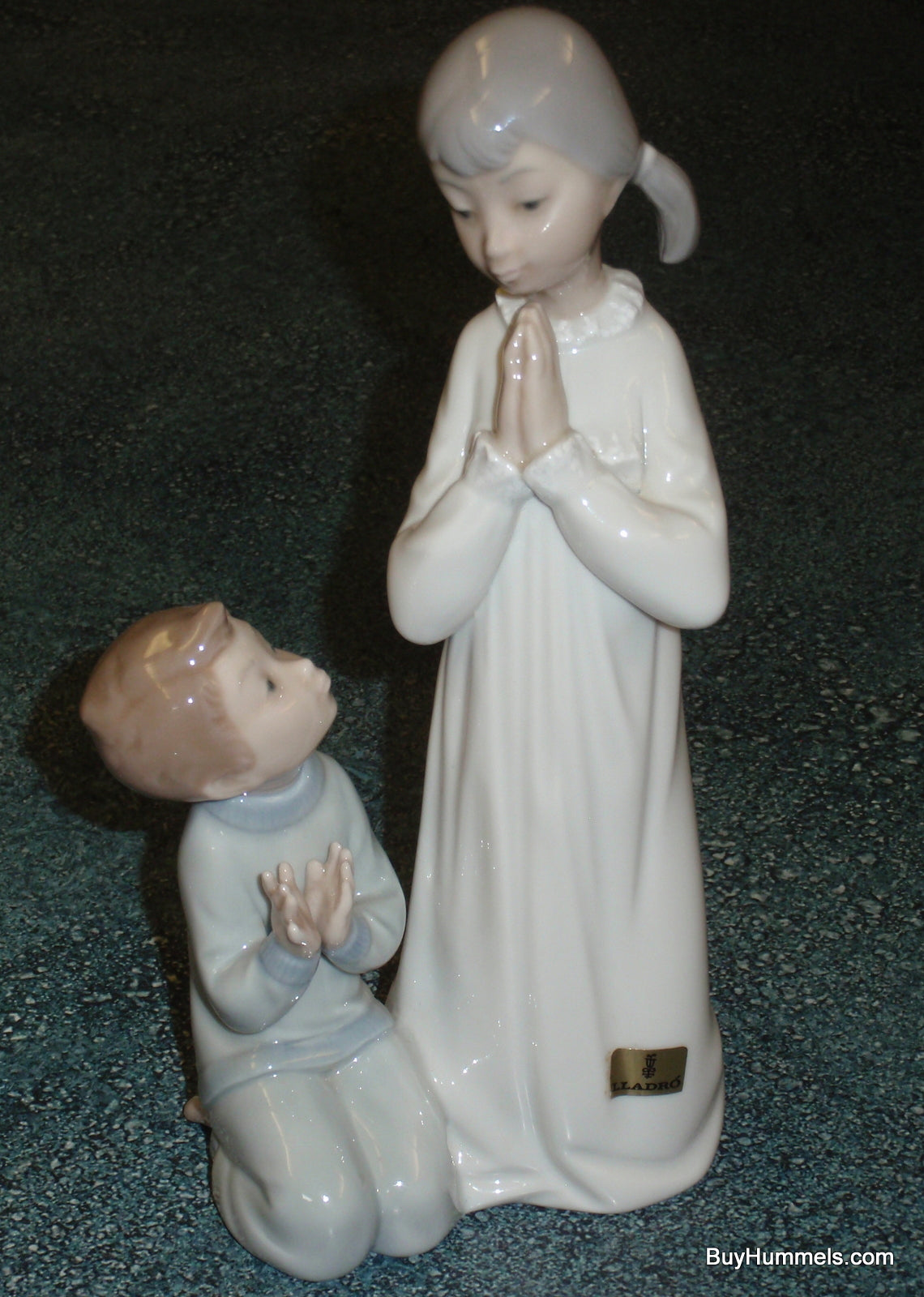 Lladro "Teaching to Pray" Brother And Sister Praying Figurine #4779 - CUTE COLLECTIBLE GIFT!