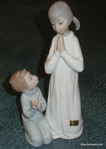 Lladro "Teaching to Pray" Brother And Sister Praying Figurine #4779 - CUTE COLLECTIBLE GIFT!